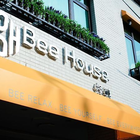 Готель Bee House By Cosmos Creation - Taipei Main Station Екстер'єр фото